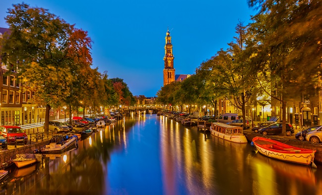 Amsterdam-visit-beautiful-city